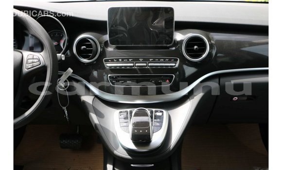 Buy Import Mercedes-Benz 250 Black Car in Import - Dubai in Region of Bouenza Buy Import Mercedes-Benz 250 Black Car in Import - Dubai in Region of Bouenza