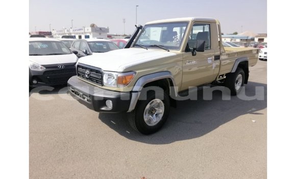 Buy Import Toyota Land Cruiser Beige Car in Import - Dubai in Region of Bouenza Buy Import Toyota Land Cruiser Beige Car in Import - Dubai in Region of Bouenza