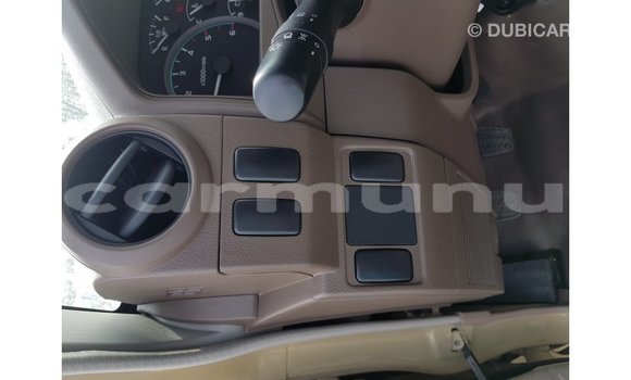 Buy Import Toyota Land Cruiser Beige Car in Import - Dubai in Region of Bouenza Buy Import Toyota Land Cruiser Beige Car in Import - Dubai in Region of Bouenza