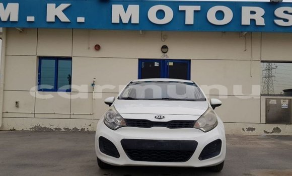 Acheter Import Voiture Kia Rio Blanc à Import - Dubai, Région de la Bouenza Acheter Import Voiture Kia Rio Blanc à Import - Dubai, Région de la Bouenza