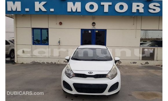 Acheter Import Voiture Kia Rio Blanc à Import - Dubai, Région de la Bouenza Acheter Import Voiture Kia Rio Blanc à Import - Dubai, Région de la Bouenza
