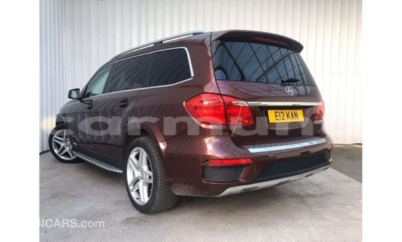 Buy Import Mercedes-Benz 190 Red Car in Import - Dubai in Region of Bouenza Buy Import Mercedes-Benz 190 Red Car in Import - Dubai in Region of Bouenza