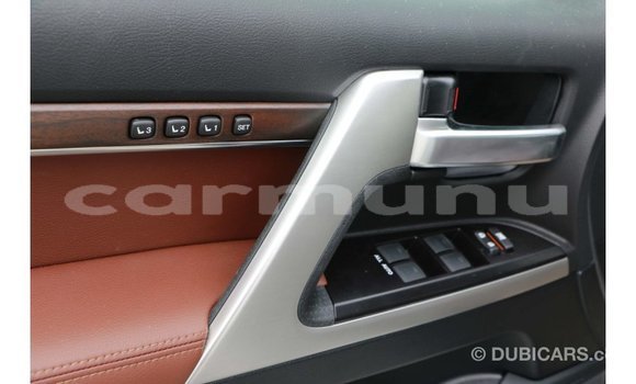 Buy Import Toyota Land Cruiser White Car in Import - Dubai in Region of Bouenza Buy Import Toyota Land Cruiser White Car in Import - Dubai in Region of Bouenza