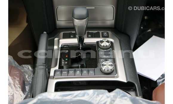 Buy Import Toyota Land Cruiser White Car in Import - Dubai in Region of Bouenza Buy Import Toyota Land Cruiser White Car in Import - Dubai in Region of Bouenza