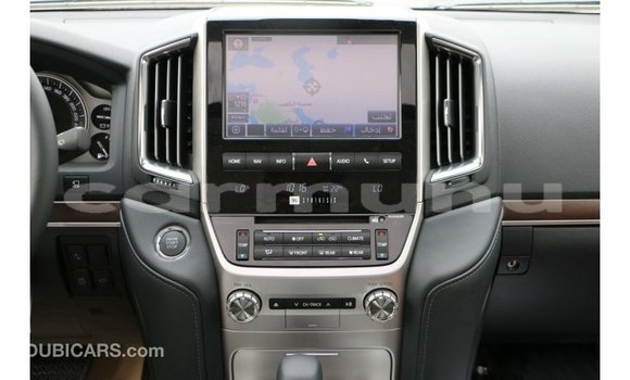 Buy Import Toyota Land Cruiser White Car in Import - Dubai in Region of Bouenza Buy Import Toyota Land Cruiser White Car in Import - Dubai in Region of Bouenza
