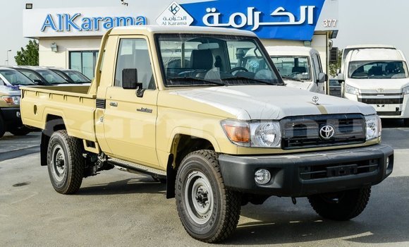Buy Import Toyota Land Cruiser Beige Car in Import - Dubai in Region of Bouenza Buy Import Toyota Land Cruiser Beige Car in Import - Dubai in Region of Bouenza