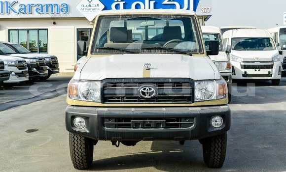 Buy Import Toyota Land Cruiser Beige Car in Import - Dubai in Region of Bouenza Buy Import Toyota Land Cruiser Beige Car in Import - Dubai in Region of Bouenza