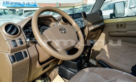 Buy Import Toyota Land Cruiser Beige Car in Import - Dubai in Region of Bouenza Buy Import Toyota Land Cruiser Beige Car in Import - Dubai in Region of Bouenza