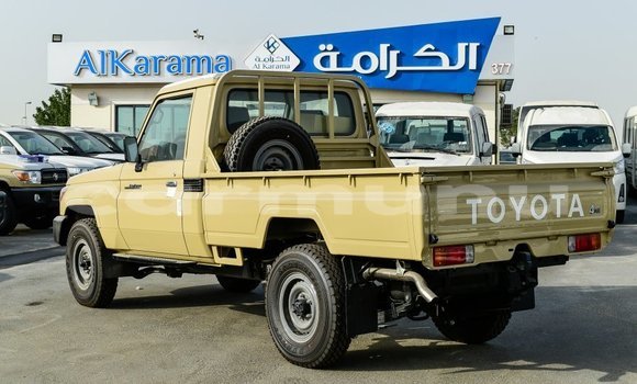 Buy Import Toyota Land Cruiser Beige Car in Import - Dubai in Region of Bouenza Buy Import Toyota Land Cruiser Beige Car in Import - Dubai in Region of Bouenza
