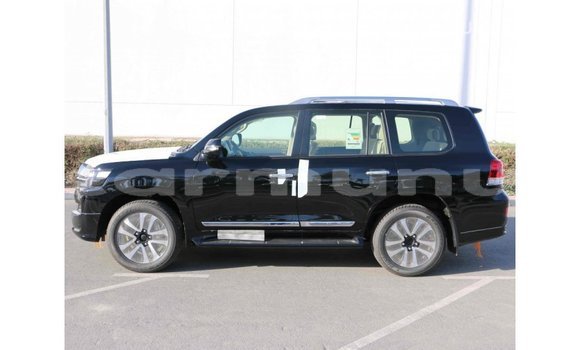 Buy Import Toyota Land Cruiser Black Car in Import - Dubai in Region of Bouenza Buy Import Toyota Land Cruiser Black Car in Import - Dubai in Region of Bouenza