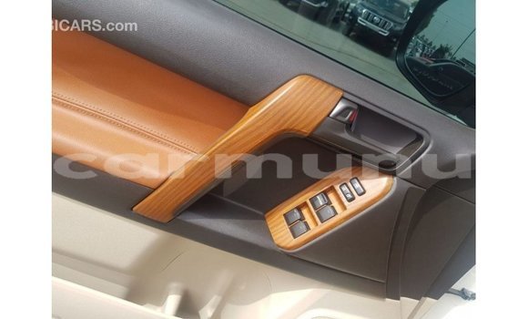 Acheter Import Voiture Toyota Land Cruiser Blanc à Import - Dubai, Région de la Bouenza Acheter Import Voiture Toyota Land Cruiser Blanc à Import - Dubai, Région de la Bouenza