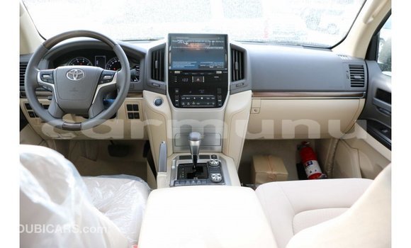 Buy Import Toyota Land Cruiser Black Car in Import - Dubai in Region of Bouenza Buy Import Toyota Land Cruiser Black Car in Import - Dubai in Region of Bouenza