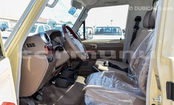 Buy Import Toyota Land Cruiser Beige Car in Import - Dubai in Region of Bouenza Buy Import Toyota Land Cruiser Beige Car in Import - Dubai in Region of Bouenza
