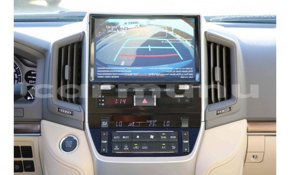 Buy Import Toyota Land Cruiser Black Car in Import - Dubai in Region of Bouenza Buy Import Toyota Land Cruiser Black Car in Import - Dubai in Region of Bouenza