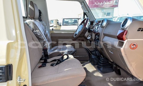 Buy Import Toyota Land Cruiser Beige Car in Import - Dubai in Region of Bouenza Buy Import Toyota Land Cruiser Beige Car in Import - Dubai in Region of Bouenza