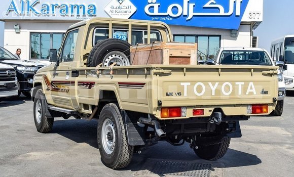 Buy Import Toyota Land Cruiser Beige Car in Import - Dubai in Region of Bouenza Buy Import Toyota Land Cruiser Beige Car in Import - Dubai in Region of Bouenza