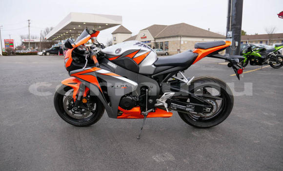 Acheter Occasion Moto Honda CBR 1000 RR Marron à Brazzaville, Commune de Brazzaville