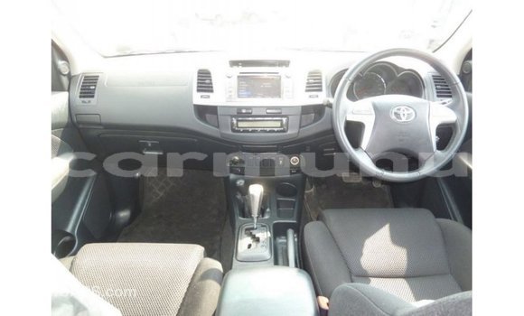 Buy Import Toyota Hilux White Car in Import - Dubai in Region of Bouenza Buy Import Toyota Hilux White Car in Import - Dubai in Region of Bouenza