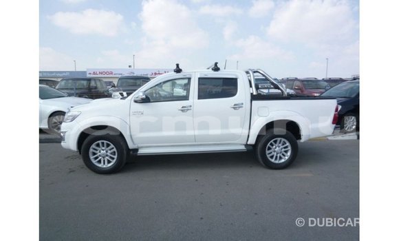 Buy Import Toyota Hilux White Car in Import - Dubai in Region of Bouenza Buy Import Toyota Hilux White Car in Import - Dubai in Region of Bouenza