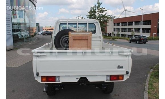 Buy Import Toyota Land Cruiser White Car in Import - Dubai in Region of Bouenza Buy Import Toyota Land Cruiser White Car in Import - Dubai in Region of Bouenza