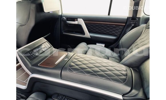 Acheter Import Voiture Toyota Land Cruiser Noir à Import - Dubai, Région de la Bouenza Acheter Import Voiture Toyota Land Cruiser Noir à Import - Dubai, Région de la Bouenza