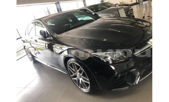 Acheter Import Voiture Mercedes-Benz 190 Noir à Import - Dubai, Région de la Bouenza Acheter Import Voiture Mercedes-Benz 190 Noir à Import - Dubai, Région de la Bouenza