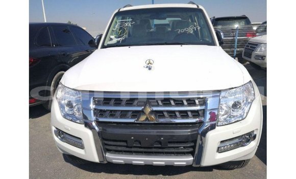 Buy Import Mitsubishi Pajero White Car in Import - Dubai in Region of Bouenza Buy Import Mitsubishi Pajero White Car in Import - Dubai in Region of Bouenza
