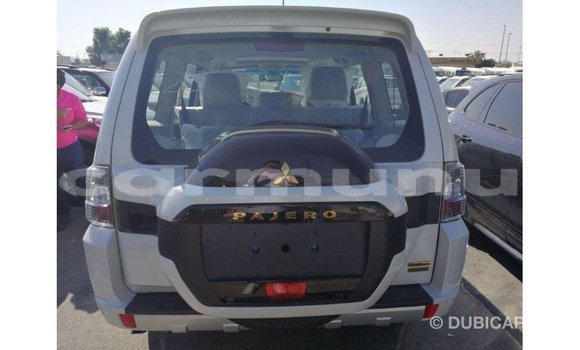 Buy Import Mitsubishi Pajero White Car in Import - Dubai in Region of Bouenza Buy Import Mitsubishi Pajero White Car in Import - Dubai in Region of Bouenza