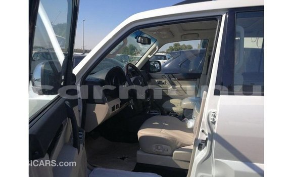 Buy Import Mitsubishi Pajero White Car in Import - Dubai in Region of Bouenza Buy Import Mitsubishi Pajero White Car in Import - Dubai in Region of Bouenza