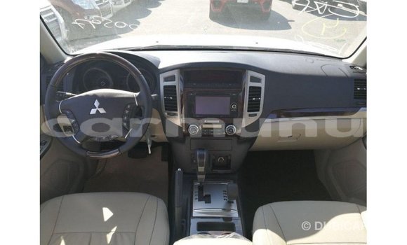 Buy Import Mitsubishi Pajero White Car in Import - Dubai in Region of Bouenza Buy Import Mitsubishi Pajero White Car in Import - Dubai in Region of Bouenza
