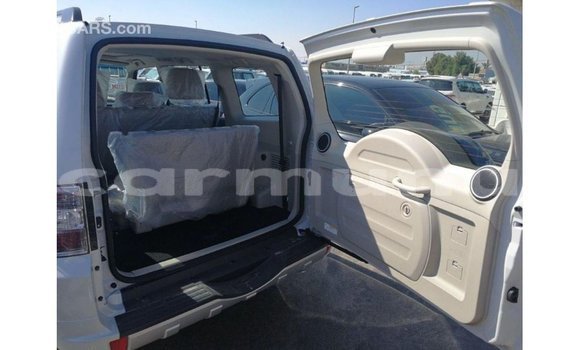 Buy Import Mitsubishi Pajero White Car in Import - Dubai in Region of Bouenza Buy Import Mitsubishi Pajero White Car in Import - Dubai in Region of Bouenza