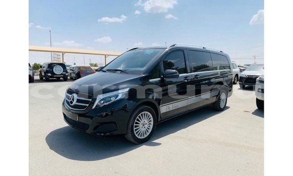 Buy Import Mercedes-Benz 250 Black Car in Import - Dubai in Region of Bouenza Buy Import Mercedes-Benz 250 Black Car in Import - Dubai in Region of Bouenza
