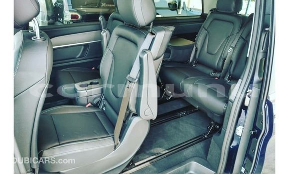 Buy Import Mercedes-Benz 250 Black Car in Import - Dubai in Region of Bouenza Buy Import Mercedes-Benz 250 Black Car in Import - Dubai in Region of Bouenza