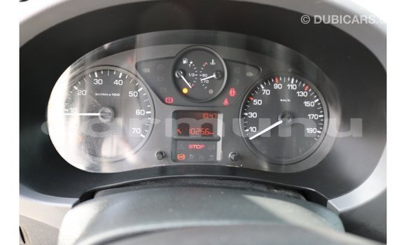 Acheter Import Voiture Peugeot Partner Blanc à Import - Dubai, Région de la Bouenza