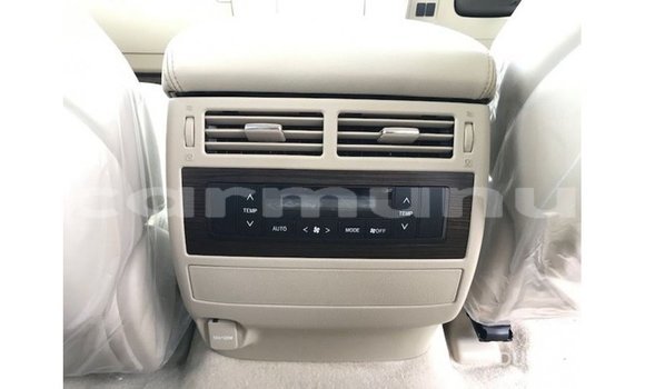 Buy Import Toyota Land Cruiser White Car in Import - Dubai in Region of Bouenza Buy Import Toyota Land Cruiser White Car in Import - Dubai in Region of Bouenza