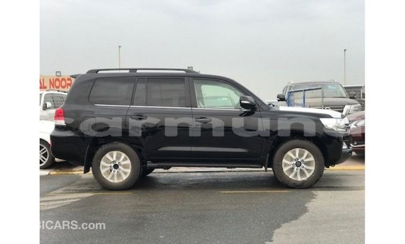 Acheter Import Voiture Toyota Land Cruiser Noir à Import - Dubai, Région de la Bouenza Acheter Import Voiture Toyota Land Cruiser Noir à Import - Dubai, Région de la Bouenza