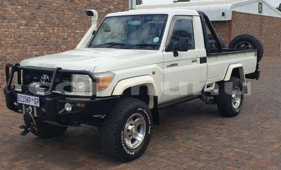 Acheter Occasion Voiture Toyota Land Cruiser Blanc à Brazzaville, Commune de Brazzaville Acheter Occasion Voiture Toyota Land Cruiser Blanc à Brazzaville, Commune de Brazzaville