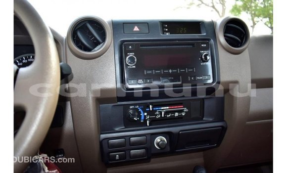 Acheter Import Voiture Toyota Land Cruiser Blanc à Import - Dubai, Région de la Bouenza Acheter Import Voiture Toyota Land Cruiser Blanc à Import - Dubai, Région de la Bouenza