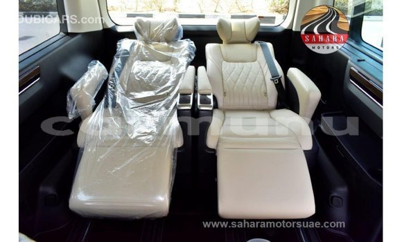 Acheter Import Voiture Toyota Granvia Blanc à Import - Dubai, Région de la Bouenza Acheter Import Voiture Toyota Granvia Blanc à Import - Dubai, Région de la Bouenza