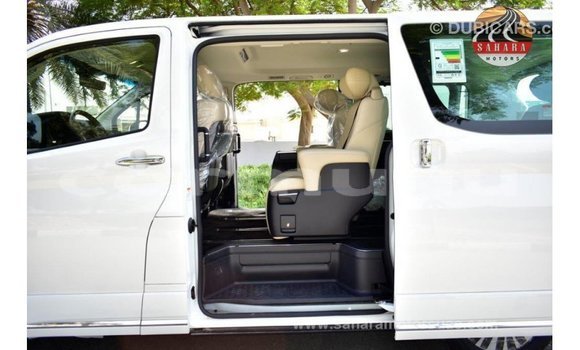 Acheter Import Voiture Toyota Granvia Blanc à Import - Dubai, Région de la Bouenza Acheter Import Voiture Toyota Granvia Blanc à Import - Dubai, Région de la Bouenza