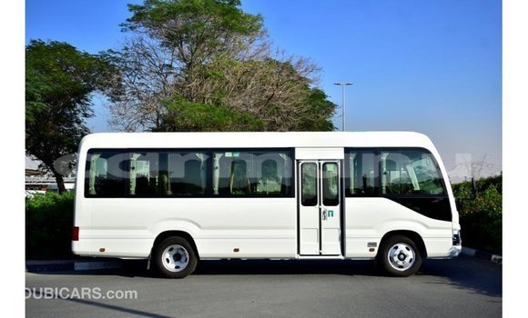 Acheter Import Voiture Toyota Coaster Blanc à Import - Dubai, Région de la Bouenza Acheter Import Voiture Toyota Coaster Blanc à Import - Dubai, Région de la Bouenza