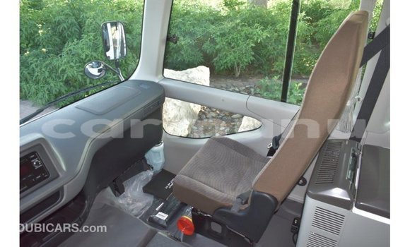 Acheter Import Voiture Toyota Coaster Blanc à Import - Dubai, Région de la Bouenza Acheter Import Voiture Toyota Coaster Blanc à Import - Dubai, Région de la Bouenza