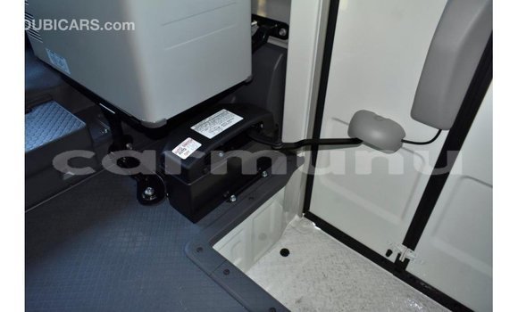 Acheter Import Voiture Toyota Coaster Blanc à Import - Dubai, Région de la Bouenza Acheter Import Voiture Toyota Coaster Blanc à Import - Dubai, Région de la Bouenza