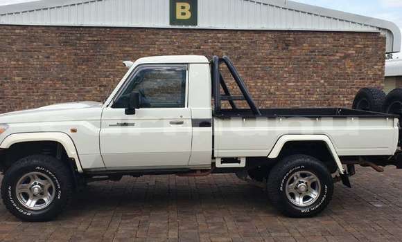 Acheter Occasion Voiture Toyota Land Cruiser Blanc à Brazzaville, Commune de Brazzaville Acheter Occasion Voiture Toyota Land Cruiser Blanc à Brazzaville, Commune de Brazzaville