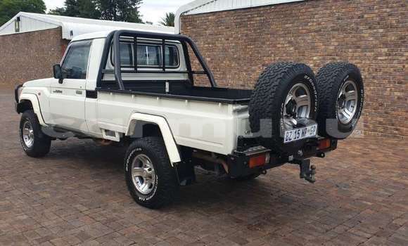 Acheter Occasion Voiture Toyota Land Cruiser Blanc à Brazzaville, Commune de Brazzaville Acheter Occasion Voiture Toyota Land Cruiser Blanc à Brazzaville, Commune de Brazzaville