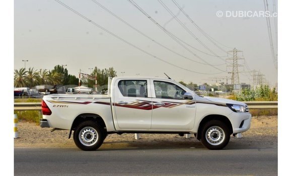 Acheter Import Voiture Toyota Hilux Blanc à Import - Dubai, Région de la Bouenza Acheter Import Voiture Toyota Hilux Blanc à Import - Dubai, Région de la Bouenza