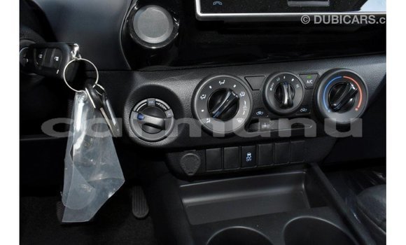 Acheter Import Voiture Toyota Hilux Blanc à Import - Dubai, Région de la Bouenza Acheter Import Voiture Toyota Hilux Blanc à Import - Dubai, Région de la Bouenza