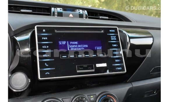 Acheter Import Voiture Toyota Hilux Blanc à Import - Dubai, Région de la Bouenza Acheter Import Voiture Toyota Hilux Blanc à Import - Dubai, Région de la Bouenza