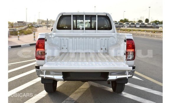 Acheter Import Voiture Toyota Hilux Blanc à Import - Dubai, Région de la Bouenza Acheter Import Voiture Toyota Hilux Blanc à Import - Dubai, Région de la Bouenza