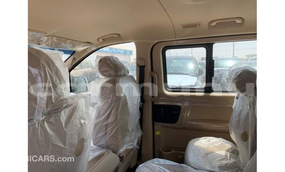 Acheter Import Utilitaire Hyundai Chorus Blanc à Import - Dubai, Région de la Bouenza Acheter Import Utilitaire Hyundai Chorus Blanc à Import - Dubai, Région de la Bouenza